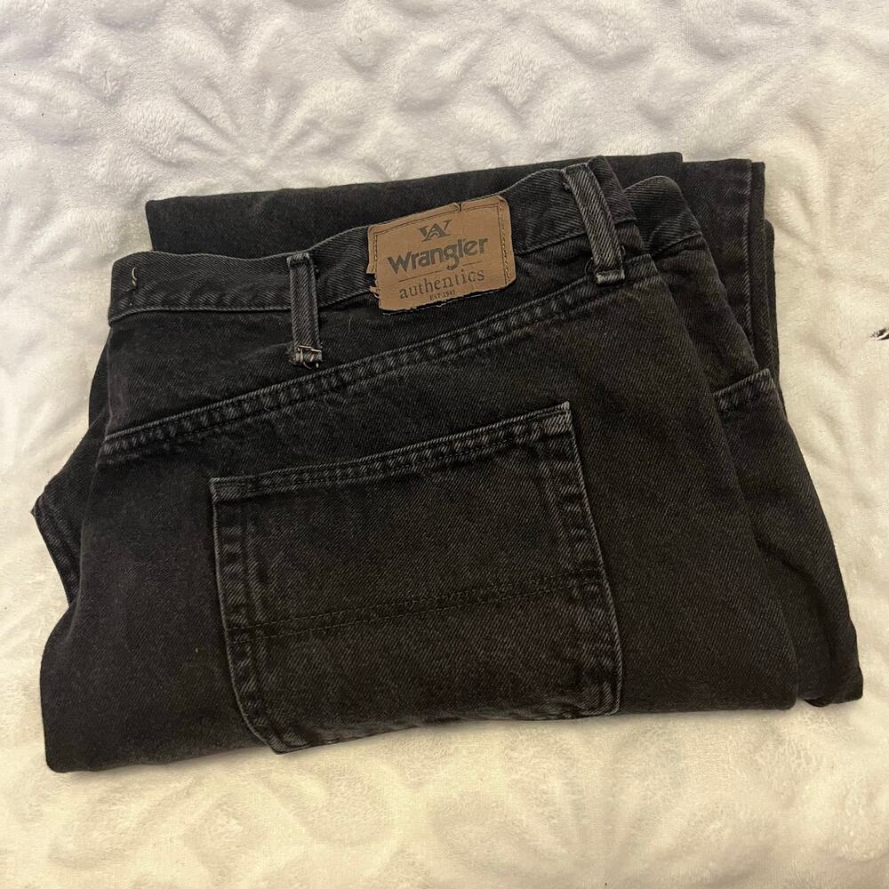 Wrangler authentics black jeans size 48X32 preowned fair, one belt loop repaired